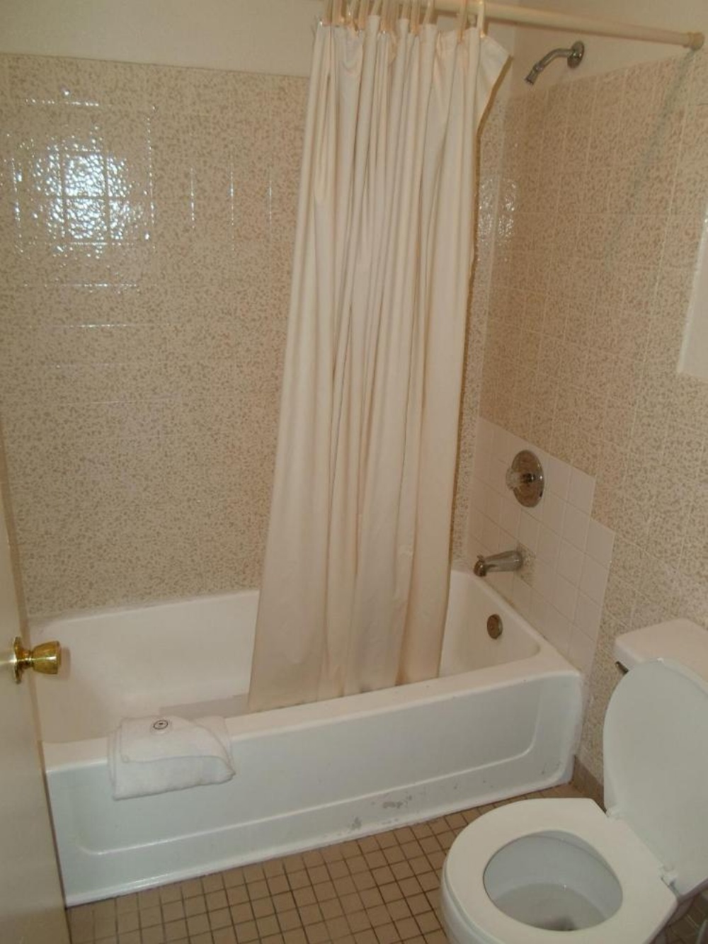 Queen Room - Disability Access - Non-Smoking